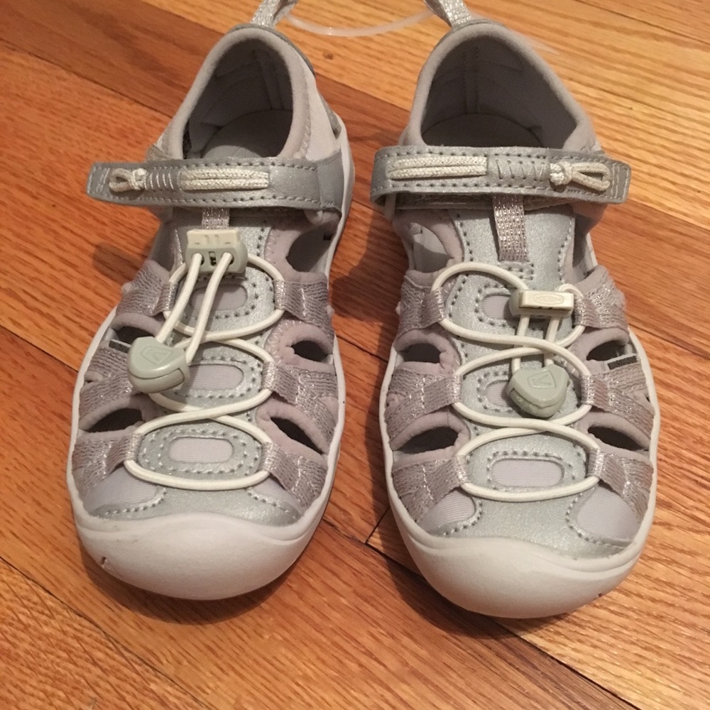New girls keen shoe size 11